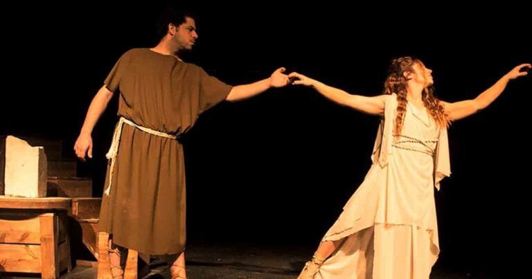 Sahne tasarımı, kostüm malzemeleri ve ışıkların etkisi irdelendi