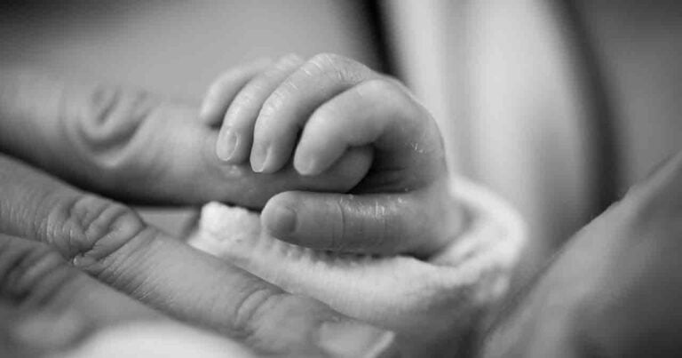 Kuzey Kıbrıs’ta Tüp Bebek Tedavisi: Uzmanlık, Teknoloji ve Başarıya Ulaşan Bir Merkez