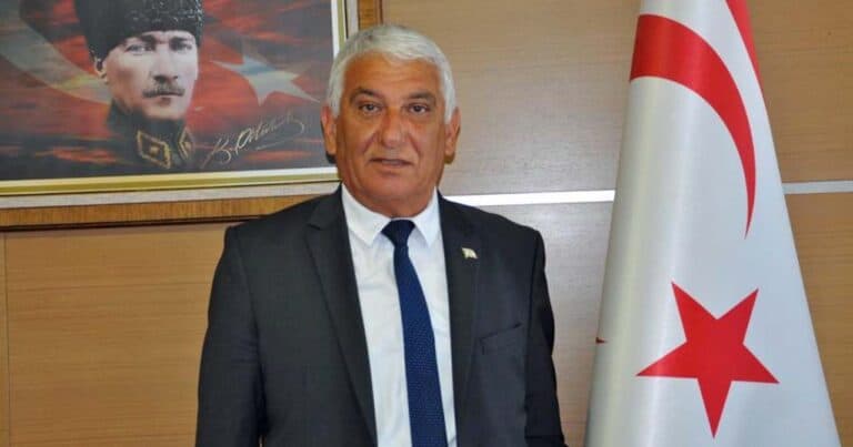 Mahmut Özçınar Kimdir?