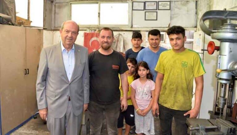 Tatar esnafların güncel konularla ilgili görüşlerini dinledi