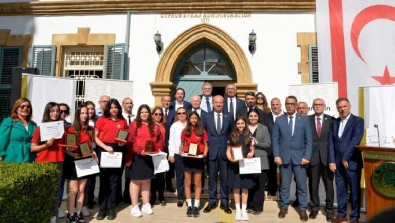 Tatar: Vakıflar İdaresinin, ekonomik çarkların dönmesi için yaptıklarını kimse küçümseyemez