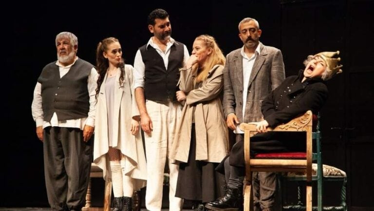 20. Kıbrıs Tiyatro Festivali alkışlarla perdelerini kapadı