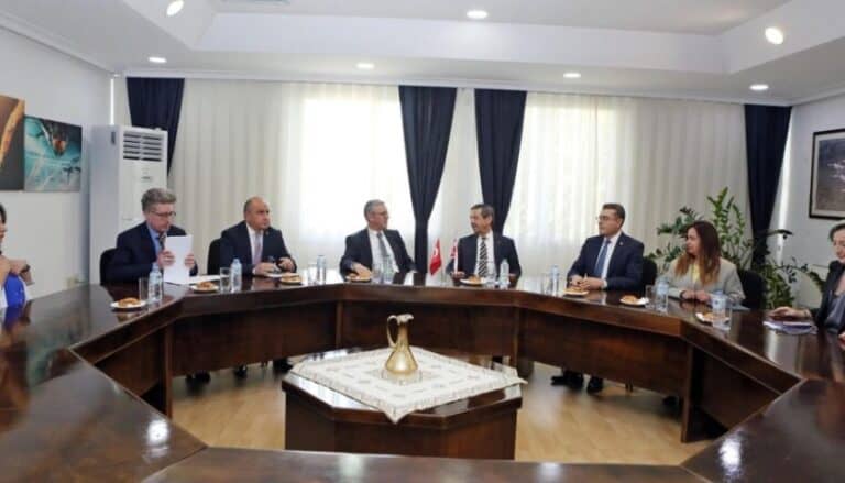 Kıbrıs Meselesi Masada: Ertuğruloğlu ve Özügergin Heyeti Lefkoşa’da Buluştu